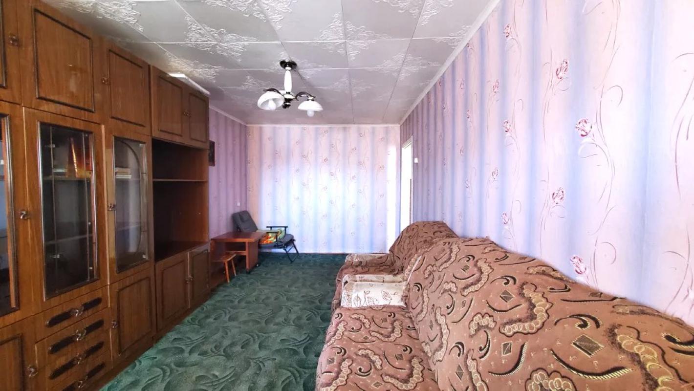 Продаётся уютная 1-комнатная квартира расположенную на 5 этаже кирпичного дома по адресу: ул. - Гай