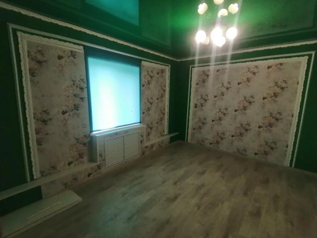 Продам в четырех квартирном доме две квартиры переоборудованные в одну (перепланировка узаконена) в - Гай