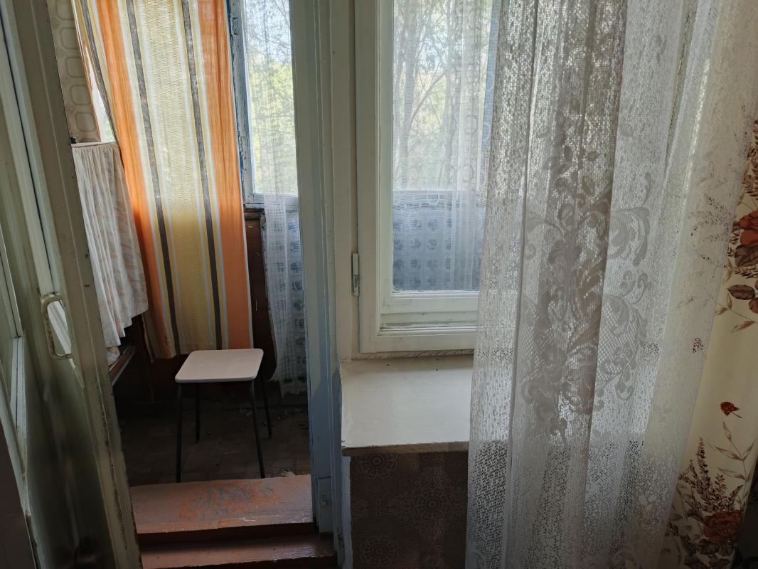 Продам квартиру (ремонт старый). - Новотроицк