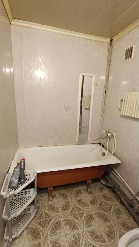 Сдается в Новотроицке на площади Ленина на длительный срок 1-комнатная на 2 этаже.
6000 в месяц. - Новотроицк