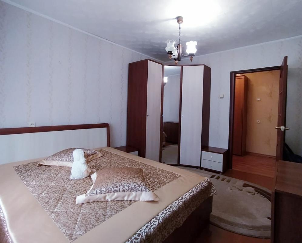 ПРОДАËТСЯ 2-Х КОМНАТНАЯ КВАРТИРА, УЛУЧШЕННОЙ ПЛАНИРОВКИ, В РАЗВИТОМ РАЙОНЕ, В ЦЕНТРЕ! - Новотроицк