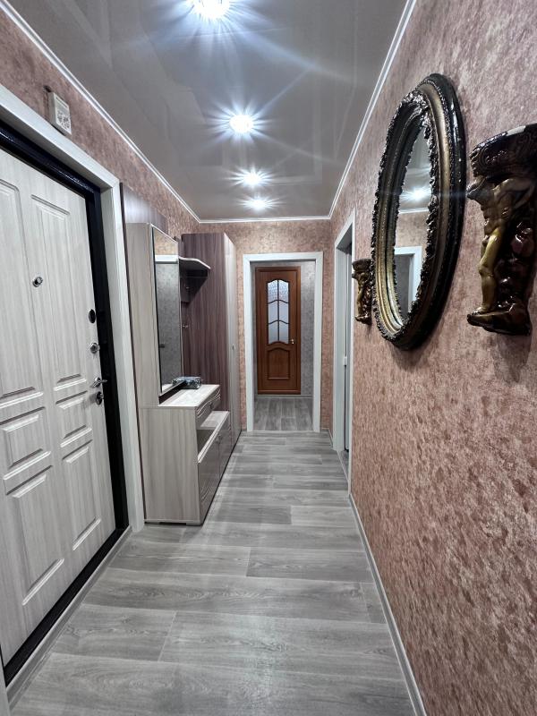 Продается двухкомнатная квартира улучшенной планировки. - Новотроицк