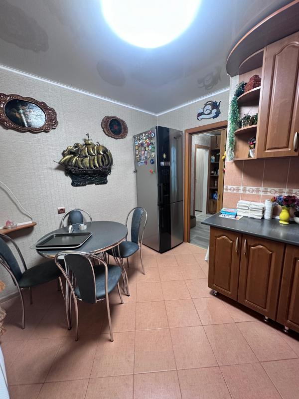 Продается двухкомнатная квартира улучшенной планировки. - Новотроицк