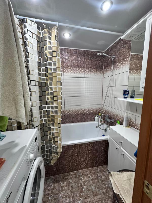 Продается двухкомнатная квартира улучшенной планировки. - Новотроицк