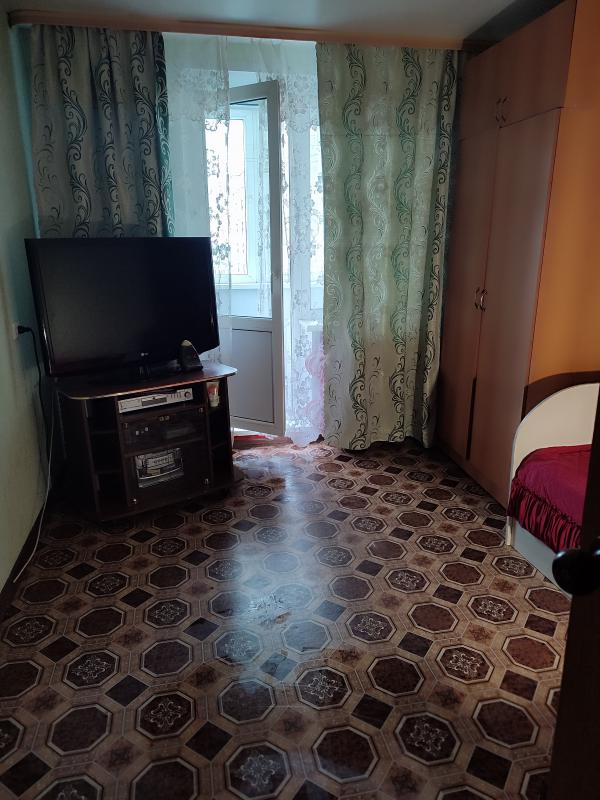 Продаётся уютная трёхкомнатная квартира площадью 624 квадратных метра на шестом этаже девятиэтажного - Новотроицк