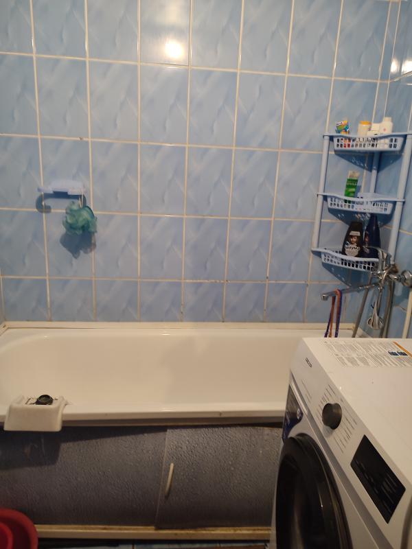 Продаётся уютная трёхкомнатная квартира площадью 624 квадратных метра на шестом этаже девятиэтажного - Новотроицк