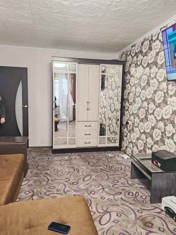 Продам 2- комнатную квартиру с раздельными ходами, в хорошем районе города. - Новотроицк