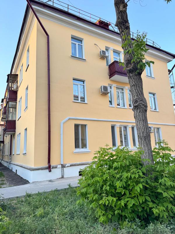 Продается 2-комнатная квартира на 1 этаже в тихом районе с развитой инфраструктурой! - Новотроицк