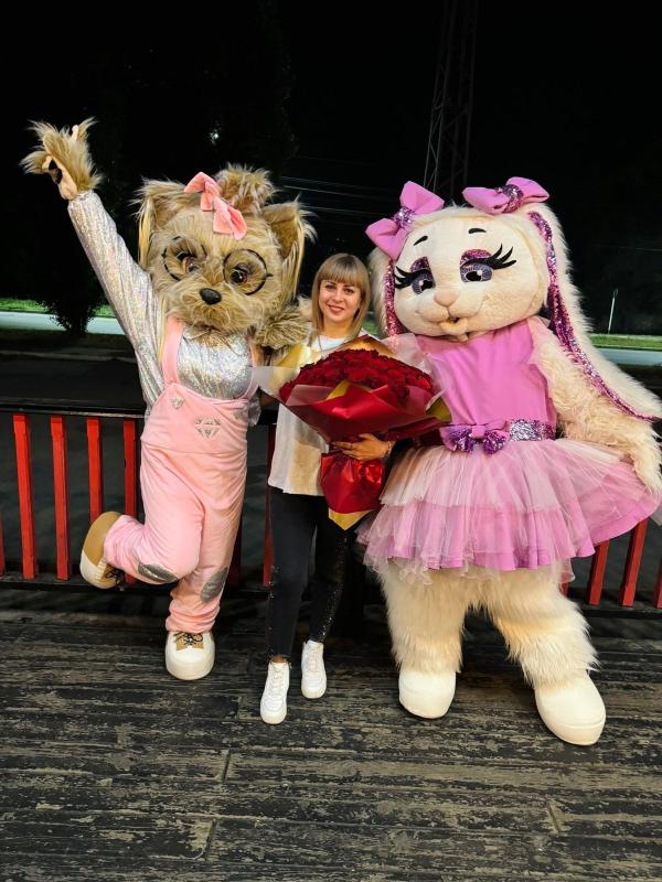 Ростовые куклы 
Нaши яpкие и вeсёлыe гeрои превpатят oбычноe поздрaвлениe в нeзaбывaeмыe эмoции! - Новотроицк