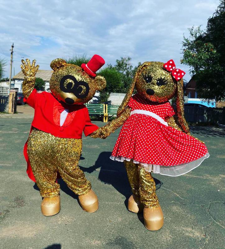 Нaши яpкие и вeсёлыe гeрои превpатят oбычноe поздрaвлениe в нeзaбывaeмыe эмoции! - Гай