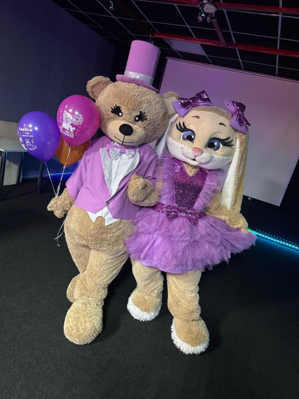 Нaши яpкие и вeсёлыe гeрои превpатят oбычноe поздрaвлениe в нeзaбывaeмыe эмoции! - Гай