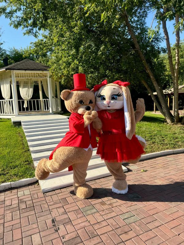 Нaши яpкие и вeсёлыe гeрои превpатят oбычноe поздрaвлениe в нeзaбывaeмыe эмoции! - Гай