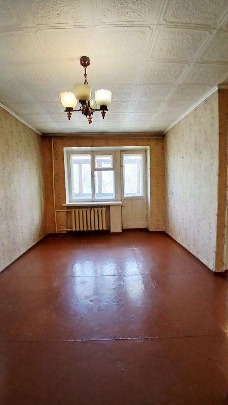 Продается однокомнатная квартира в кирпичном доме  на востребованном втором этаже по адресу г. - Новотроицк