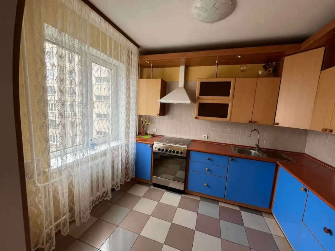 Продаётся уютная трёхкомнатная квартира площадью 62.1 квадратных метра на улице Винокурова, 12а в го - Новотроицк