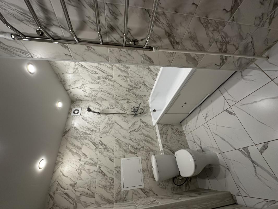 Продам двушку студию с евро, второй этаж, евробалкон, свежий ремонт делался под себя!!! - Новотроицк