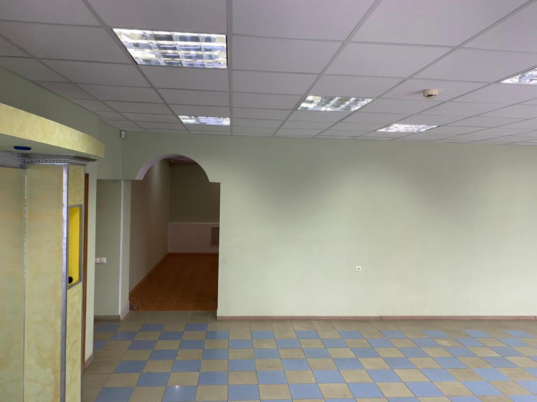 Продается нежилое встроенное помещение с ремонтом. - Новотроицк