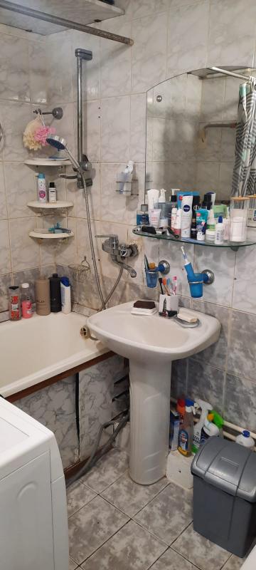 Продаётся 3-х комнатная квартира в хорошем районе (центр города)по улице Марии Корецкой 17,рядом ест - Новотроицк