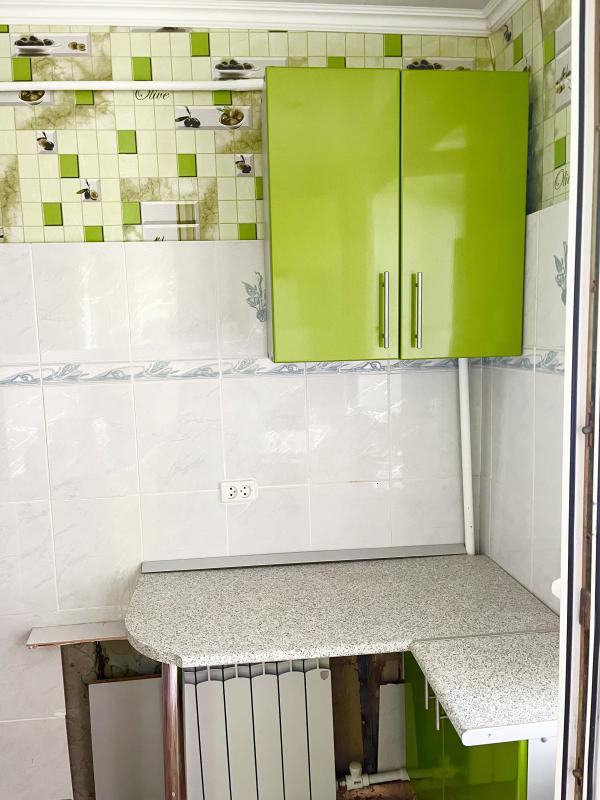 🏡 Продается 3-комнатная квартира с большой лоджией!
📍 Расположение: 2 этаж 2-этажного дома
🌞 Окна и - Гай