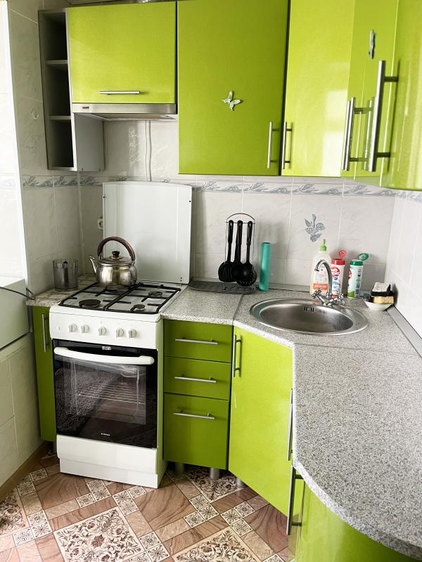 🏡 Продается 3-комнатная квартира с большой лоджией!
📍 Расположение: 2 этаж 2-этажного дома
🌞 Окна и - Гай