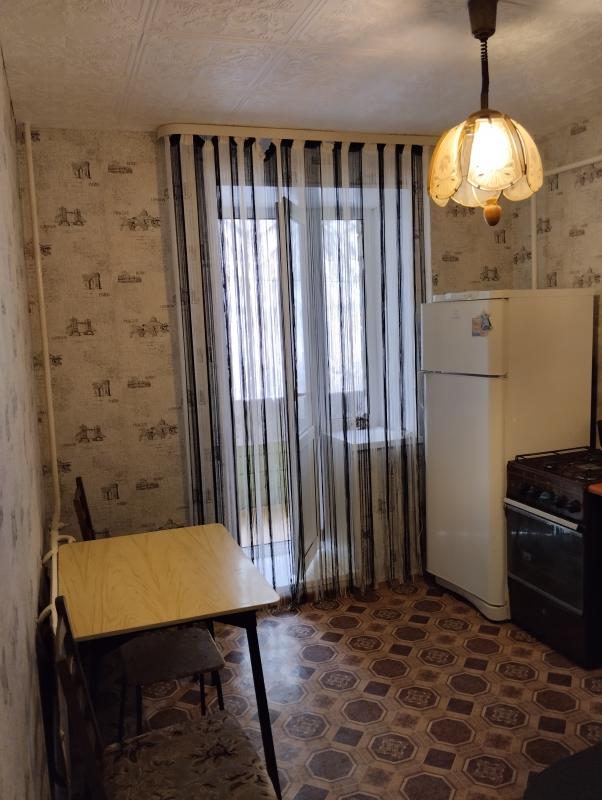 Сдам 1 комнатную большую квартиру после ремонта,, без животных и детей. - Новотроицк