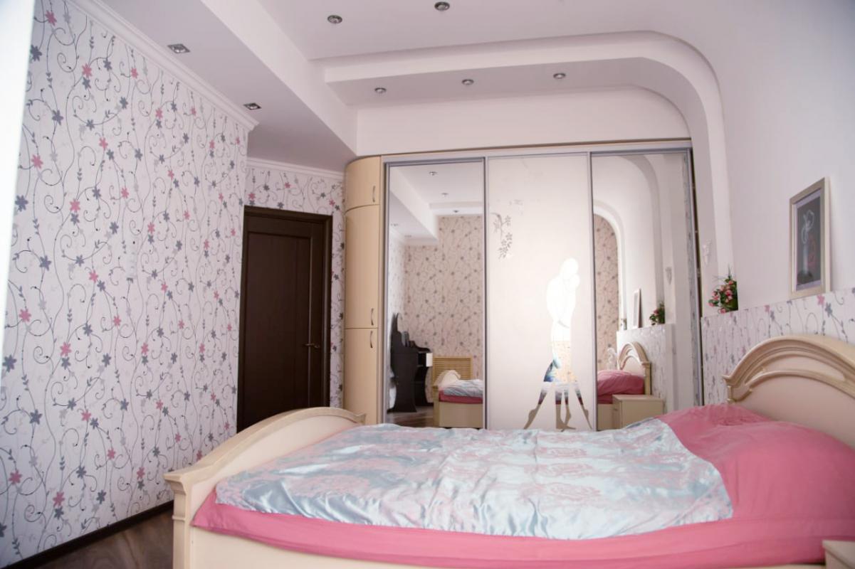 Продается БОЛЬШАЯ 2Х-КОМНАТНАЯ КВАРТИРА СТАРОГО ТИПА НА СТРОИТЕЛЬНОМ ТЕХНИКУМЕ по адресу: СОВЕТСКАЯ - Новотроицк