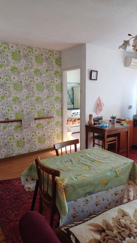 Текст объявления:
Продаётся двухкомнатная квартира в городе Новотроицк, расположенная на 5 этаже пя - Новотроицк