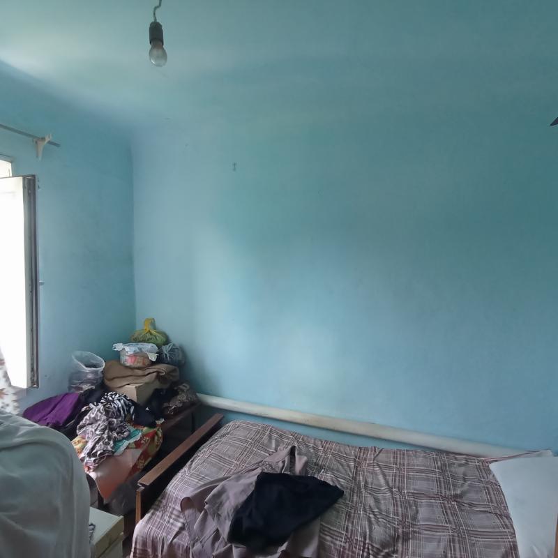 Продаю дом из трех комнат, есть гараж, баня, сарай, земельный участок. - Новотроицк