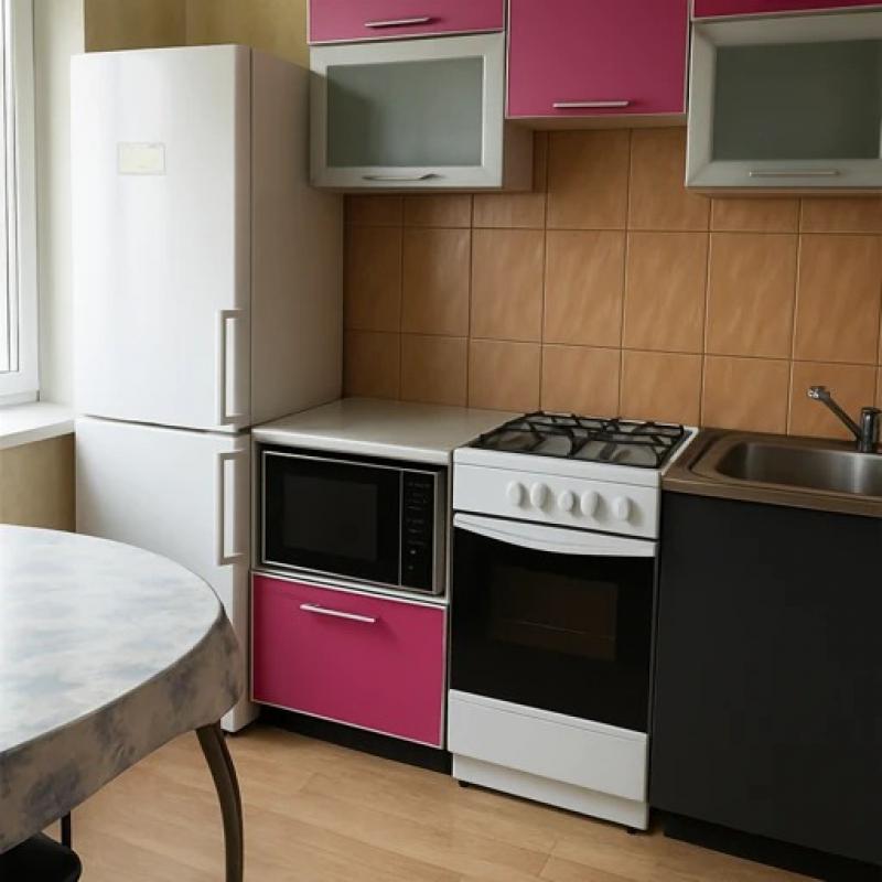 Продается уютная трехкомнатная квартира в городе Гай на Молодёжной улице. - Гай