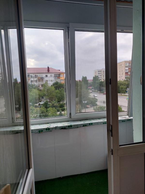 Продается Сталинка 3- комнатная квартира расположенная на 3-м этаже с качественным ремонтом в центре - Новотроицк