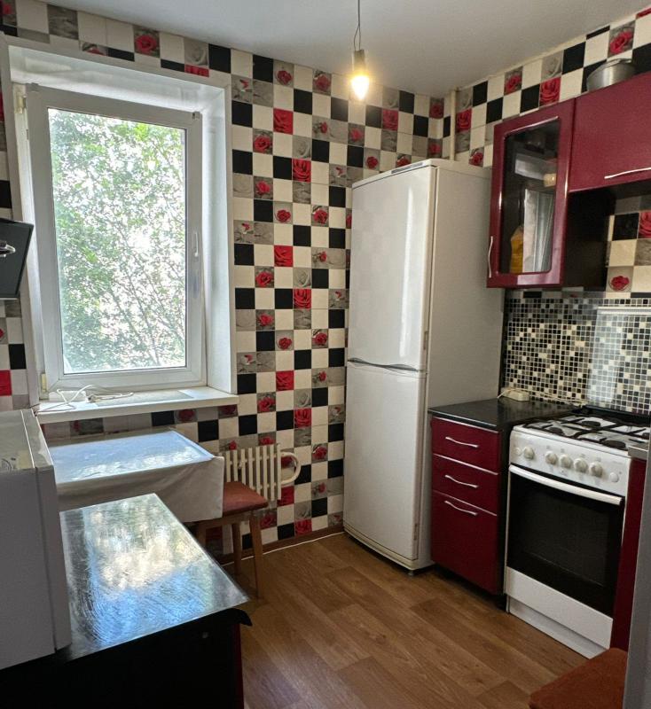 В продаже однокомнатная благоустроенная квартира, расположенная на 2 м этаже 5 этажного дома, площад - Новотроицк