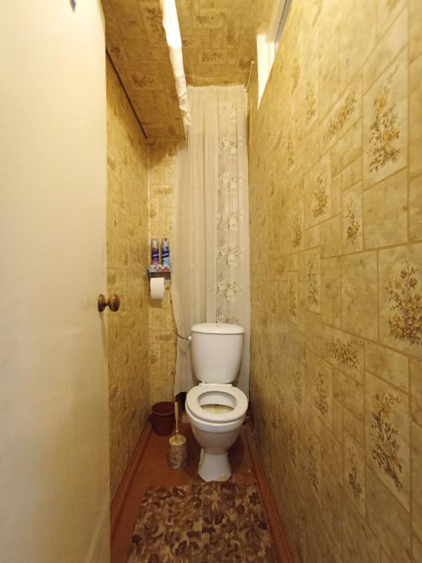 Продается 3-х комнатная квартира на шестом этаже в кирпичном доме, расположенном на центральной улиц - Новотроицк