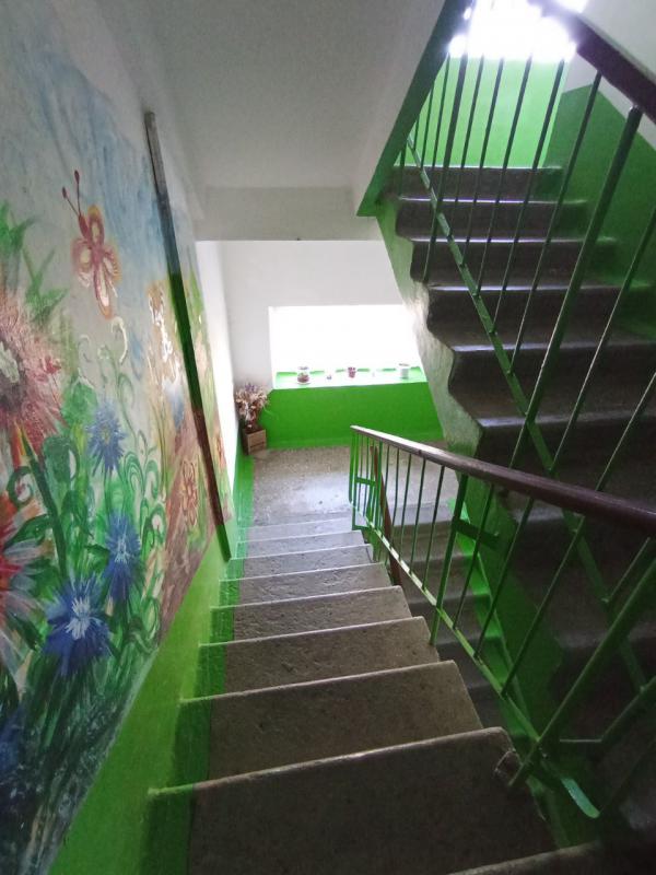 Продается 3-х комнатная квартира на шестом этаже в кирпичном доме, расположенном на центральной улиц - Новотроицк