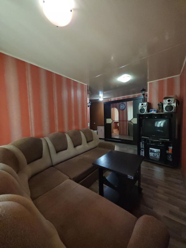 *Продается 3-комнатная квартира в кирпичном доме!*
Рады предложить вам уютную 3-комнатную квартиру - Новотроицк