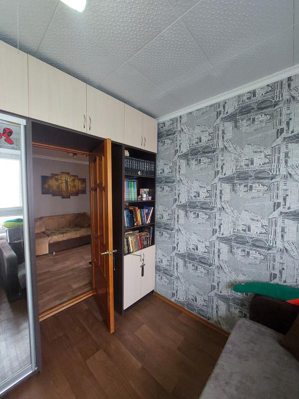 Продаётся уютная, светлая, тёплая трехкомнатная квартира площадью 47.2 квадратных метров на пятом эт - Новотроицк