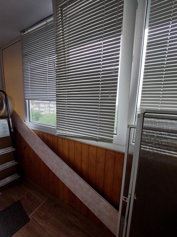 Продаётся уютная, светлая, тёплая трехкомнатная квартира площадью 47.2 квадратных метров на пятом эт - Новотроицк