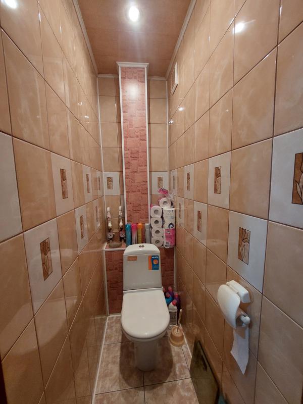 Продаётся уютная, светлая, тёплая трехкомнатная квартира площадью 47.2 квадратных метров на пятом эт - Новотроицк