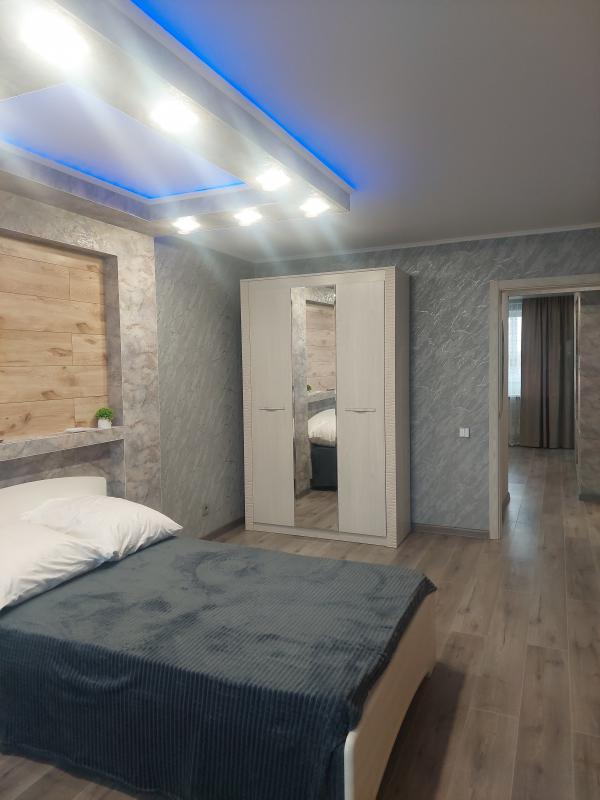 Продаётся уютная двухкомнатная квартира площадью 47.7 квадратных метров на улице Ситкина, 13 в город - Новотроицк