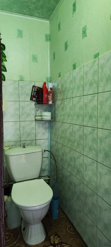 продаю двушку в тихом районе.хотите
просыпаться подпение птиц, а не под шум
машин предлагаю уютную у - Новотроицк