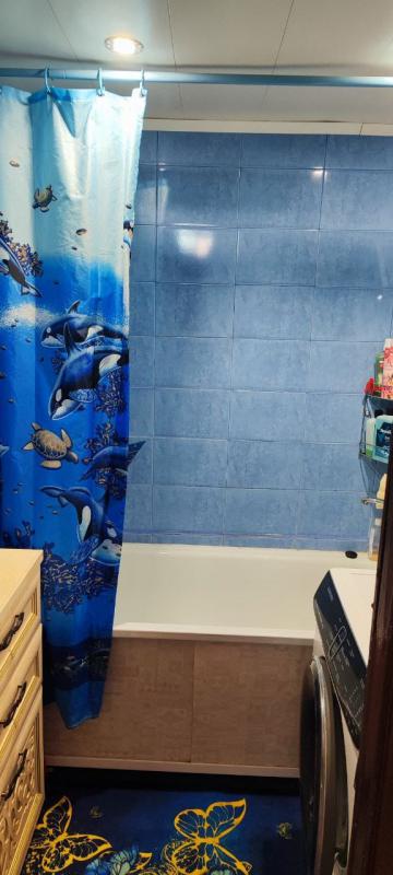 продаю двушку в тихом районе.хотите
просыпаться подпение птиц, а не под шум
машин предлагаю уютную у - Новотроицк