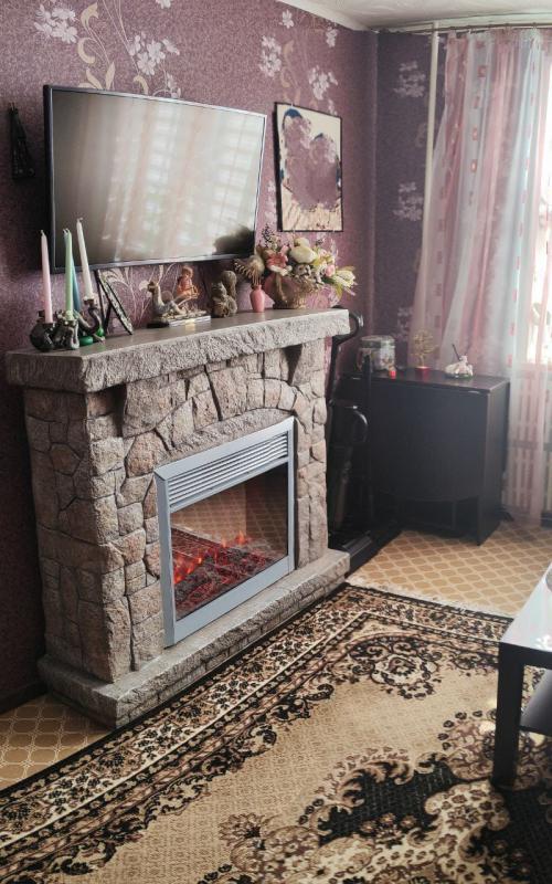 продаю двушку в тихом районе.хотите
просыпаться подпение птиц, а не под шум
машин предлагаю уютную у - Новотроицк