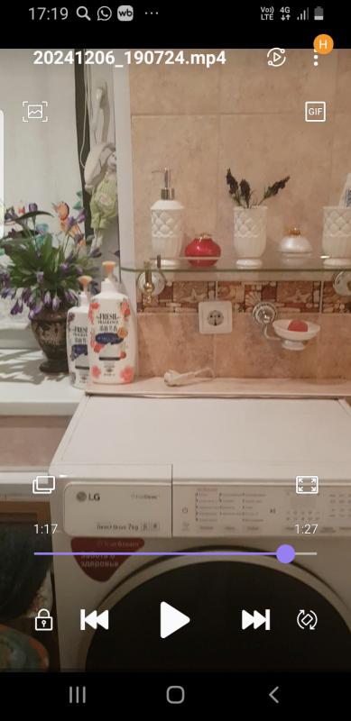 2х-комн квартира, старого типа,потолок 3 м, с ремонтом, ванна и туалет в красивом кафеле, входная же - Новотроицк