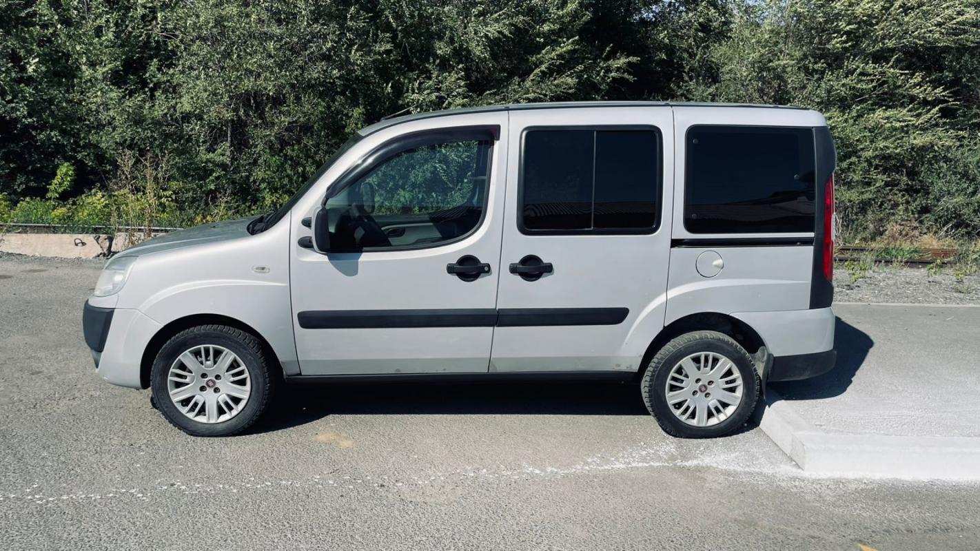 Продается FIAT Doblo, 2012 года

Один хозяин

Без ДТП в родном окрасе

Кузов оцинкованный

Машина оч - Новотроицк