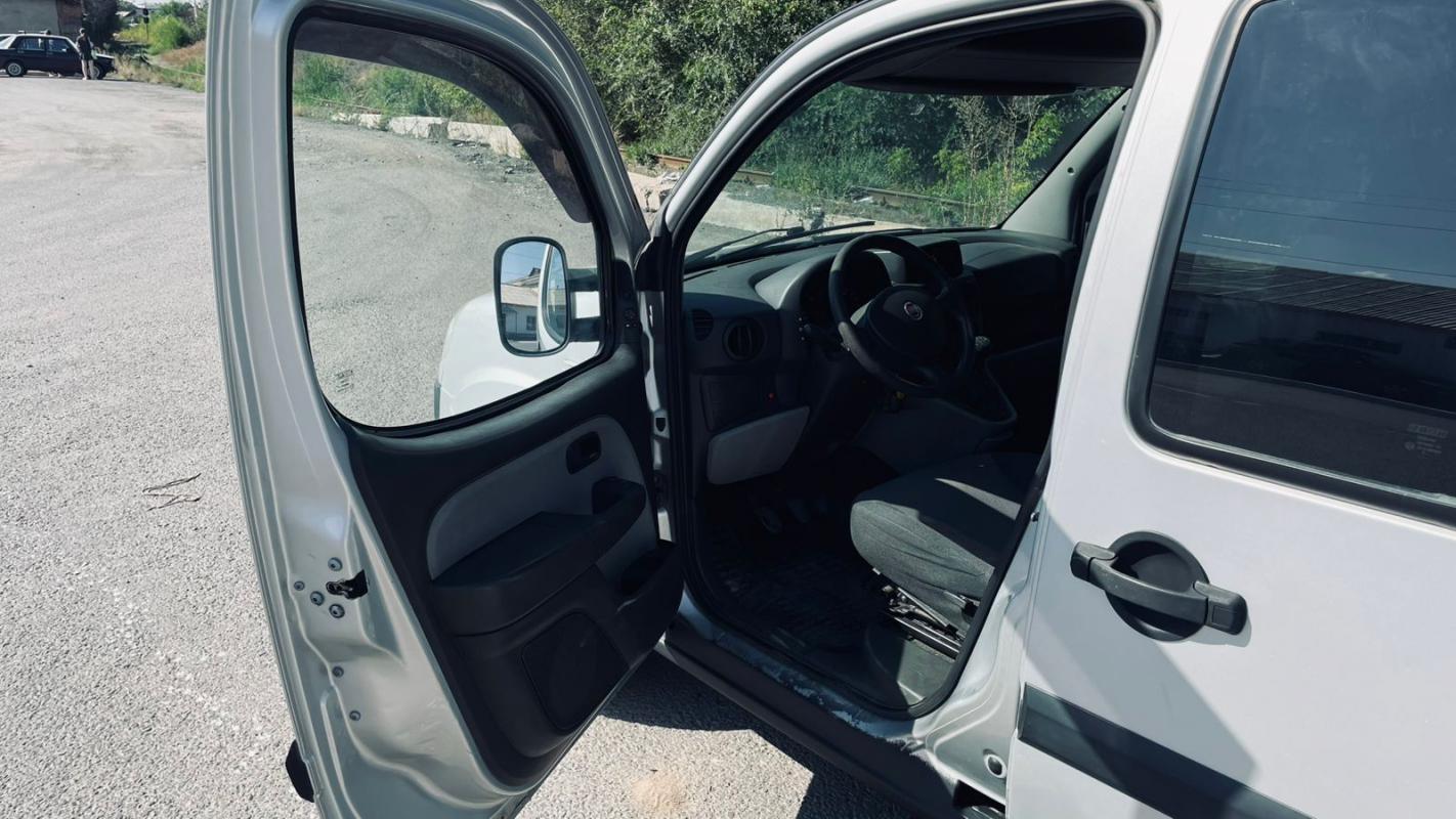 Продается FIAT Doblo, 2012 года

Один хозяин

Без ДТП в родном окрасе

Кузов оцинкованный

Машина оч - Новотроицк