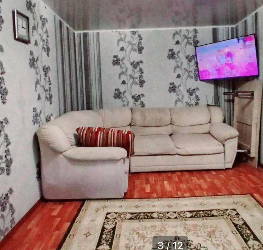 Продам 2- комнатную квартиру с хорошим косметическим ремонтом. - Новотроицк