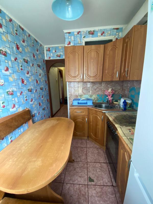 Продается 3-х комнатная маломерка на четвертом этаже по адресу: КОМСОМОЛЬСКИЙ 26. - Новотроицк