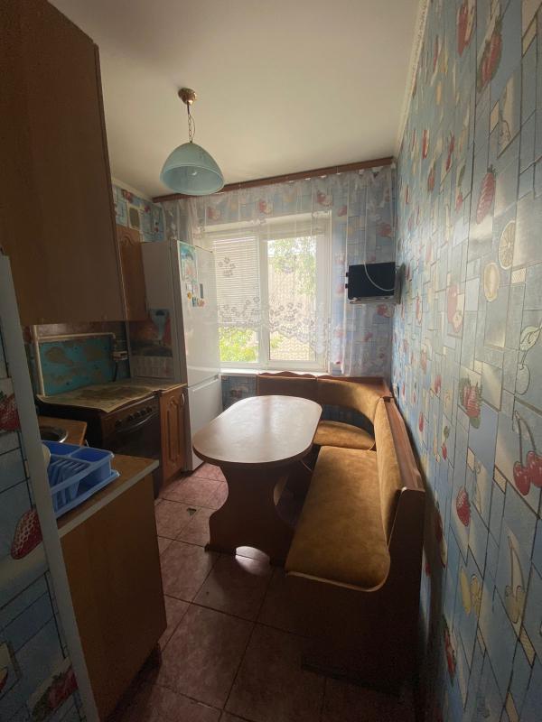 Продается 3-х комнатная маломерка на четвертом этаже по адресу: КОМСОМОЛЬСКИЙ 26. - Новотроицк