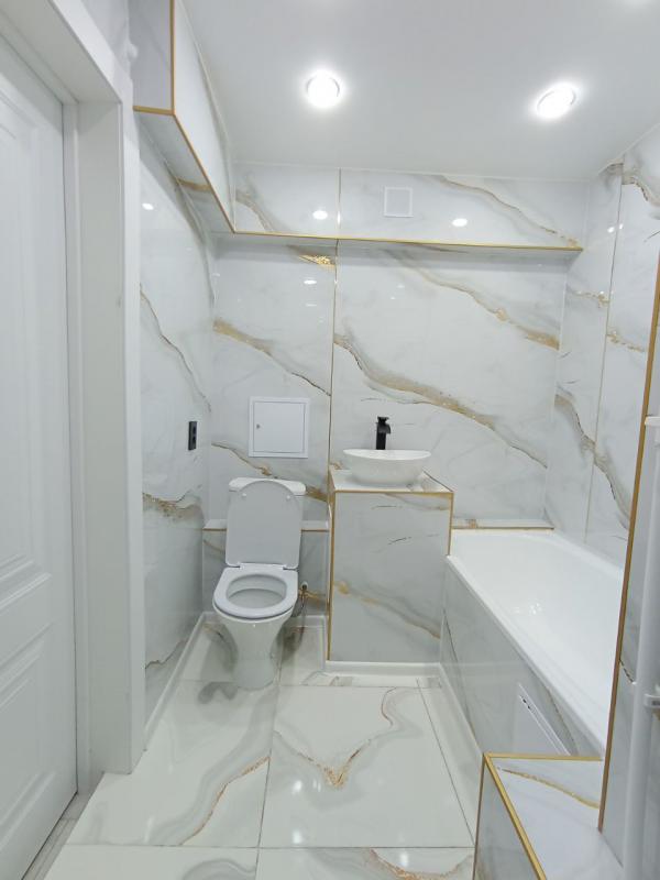 Продается двухкомнатная квартира с ремонтом под ключ по адресу г. - Новотроицк