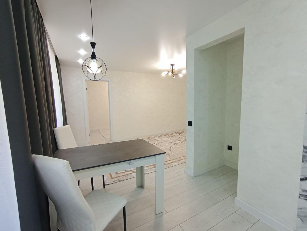 Продается двухкомнатная квартира с ремонтом под ключ по адресу г. - Новотроицк