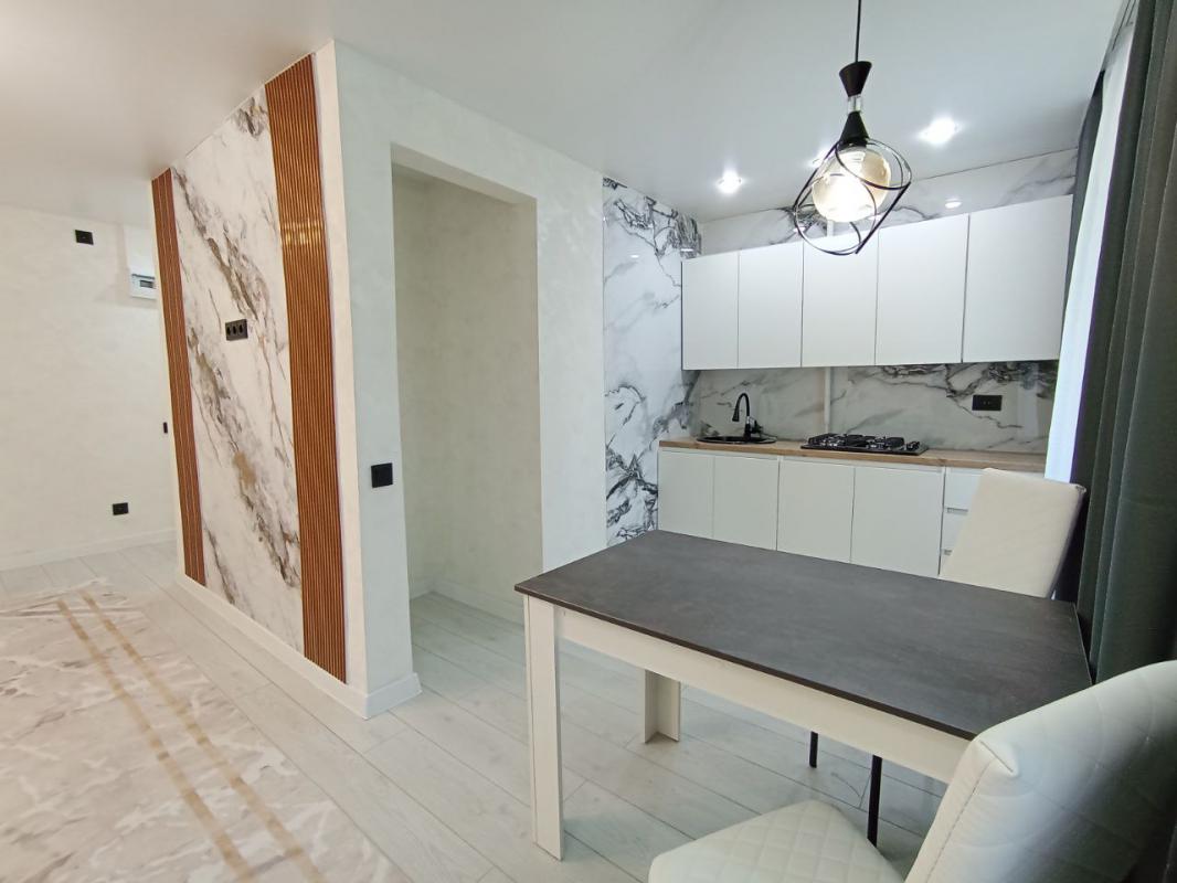 Продается двухкомнатная квартира с ремонтом под ключ по адресу г. - Новотроицк