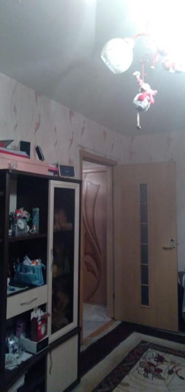 Продается 1-комнатная в ХОРОШЕМ СОСТОЯНИИ на среднем этаже по ул. - Новотроицк